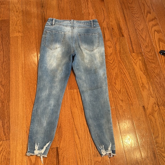 REVAMPED DENIM DISTRESSED ROW HEM CROPPED HIGH RISE JEANS IN SIZE 7 - Picture 4 of 6